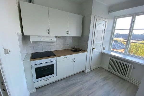 Nyrenoverad 2:a i Centrala Uppsala