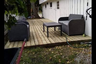 Nyrenoverad 2 rok med uteplats i Brunn