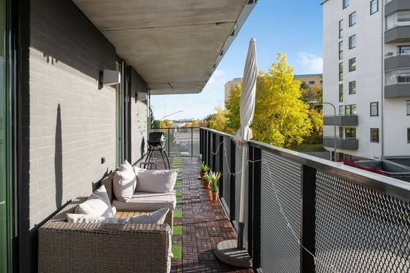 Modern 3:a med två balkonger & takterrass