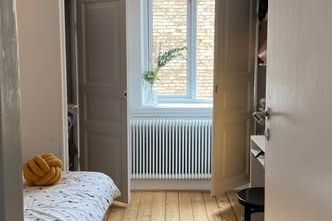 Furnished Room with First-Hand Contract