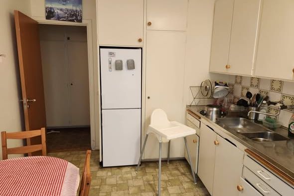 Ljus 2:a med balkong nära centrum