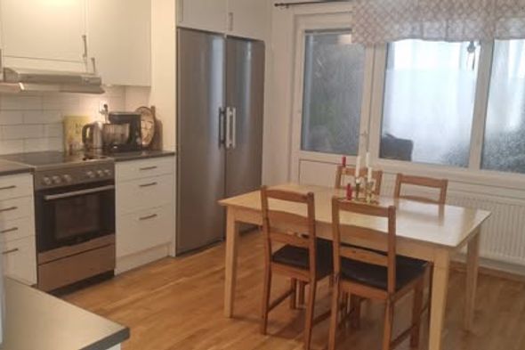 Ljus 2:a med balkong i Fisksätra