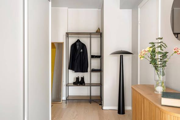 Stilren etta med stor balkong i Haga Norra