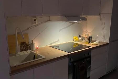 Nyrenoverad 1:a i Kikås med parkering