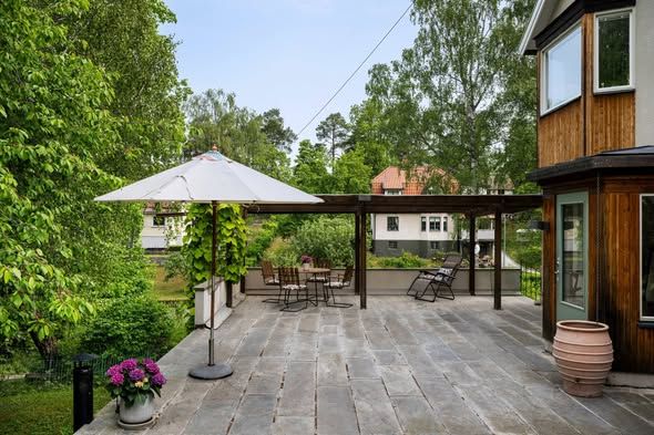 Ljus 2:a med uteplats i Danderyd