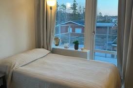 Möblerad studio i Hässelby Villastad