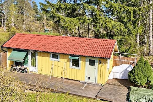 Litet hus på Ingarö nära badplats