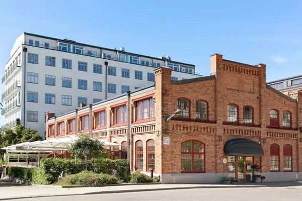 Charmig tvåa på Lilla Essingen med sjöglimt