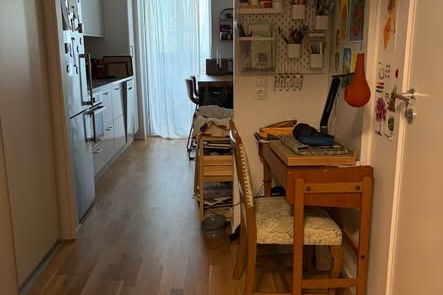 Mysig 2:a nära Oset med inglasad balkong