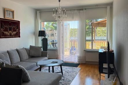 Möblerad 2:a med trädgård i Jakobsberg
