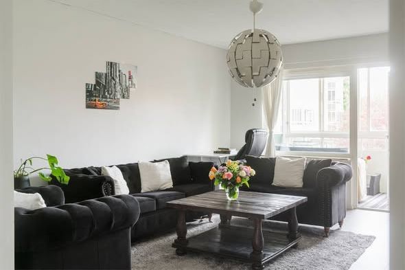 2:a i Hindby med inglasad balkong