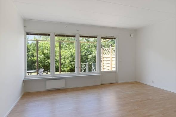 2:a med uteplats uthyres i Algutsrum