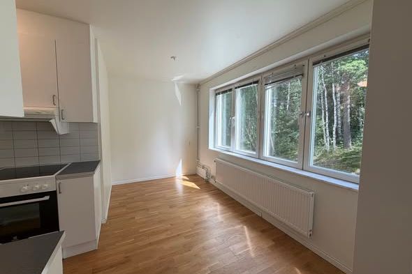 Ljus 3 rok med balkong i Södertälje