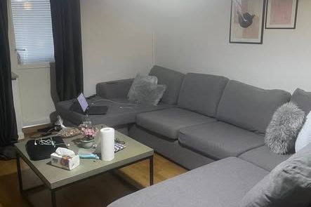 Möblerad 2:a med balkong nära Vårväderstorget