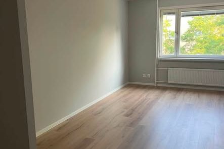 2:a 70 kvm nära Haninge C & pendel