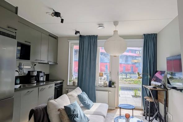 Charmig etta med solig uteplats i Solna
