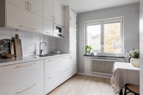 Central etta med sovalkov och garageplats