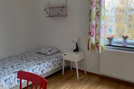 Möblerat rum i lugna Sköndal uthyres