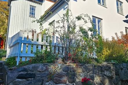 Charmig 4:a i K-märkt hus på Kyrkbacken