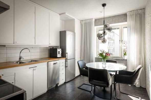 2:a med inglasad balkong i Högsbo