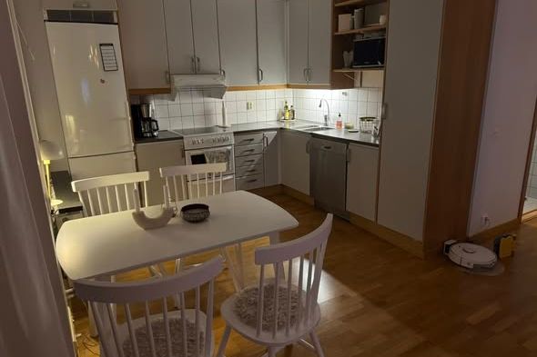 Möblerad 2:a i centrala Göteborg