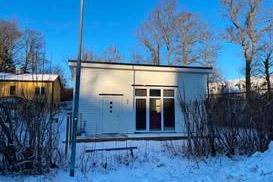 Nybyggt attefallshus i centrala Huddinge