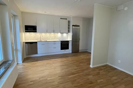 Central 1:a i Mölndal med balkong