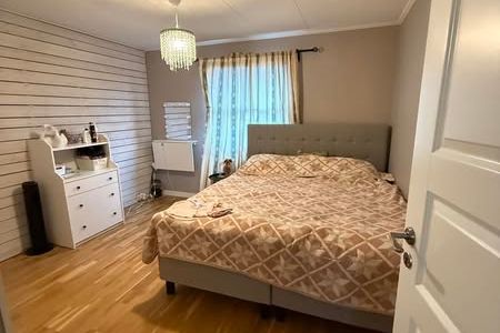 Rymligt radhus i Tumba med altan