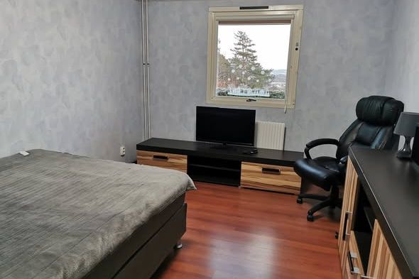 Möblerat rum i Gårdsten centrum