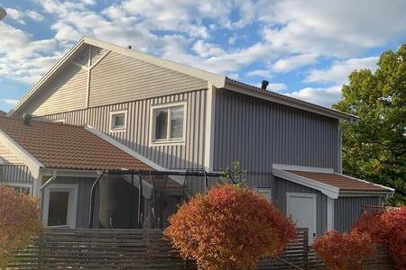Familjevänligt parhus i Älta uthyres 2025