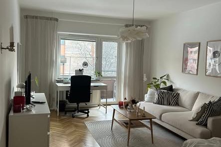 Möblerad 1a med balkong centralt i Örebro