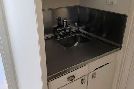 Möblerad 1:a i Solna nära T-bana