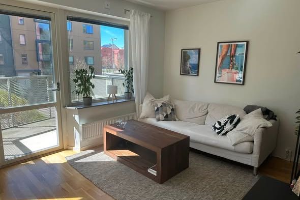 Möblerad 1,5:a, solig balkong Flatås