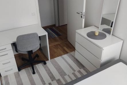 Möblerat rum i Jakobsberg, nära pendel