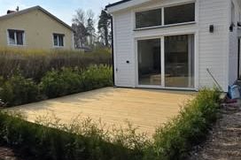 Nybyggt Attefallshus i Väsby