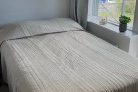 Nybyggd möblerad etta i Hässelby