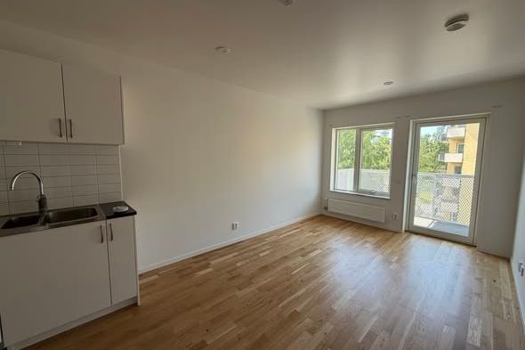 Södertälje 2:a med balkong – förstahand