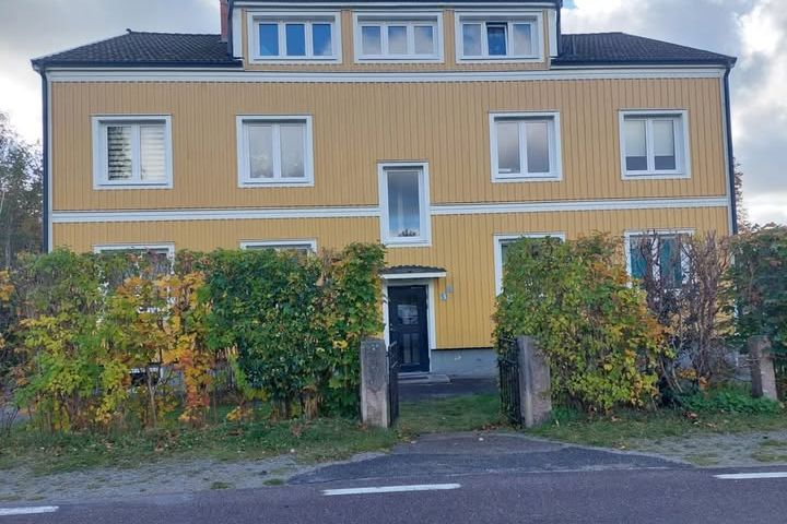 Ljus 3:a med trädgårdsrätt i Påryd