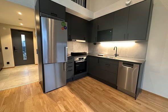 Lyxig etta med loft och uteplats