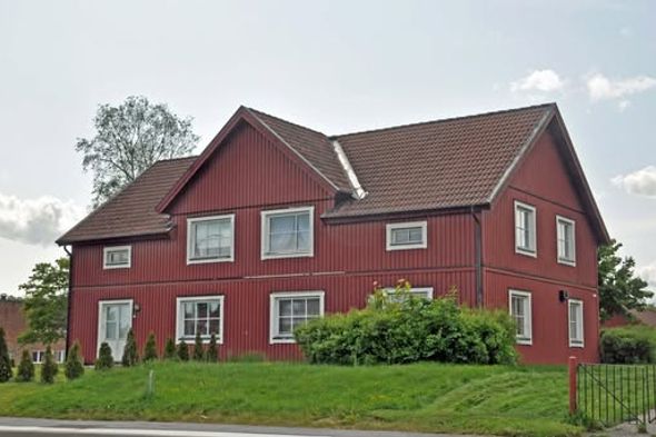 Familjevänligt radhus i Heby nära tåg