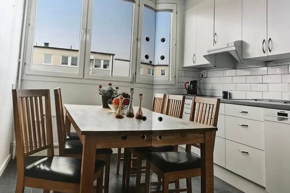Fräsch 3:a med inglasad balkong i Växjö