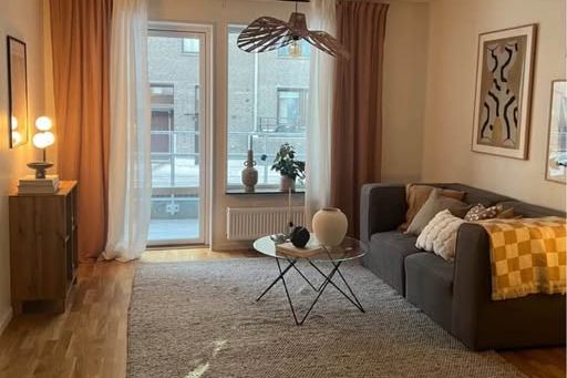 Modern 2:a vid vattnet i Västerås