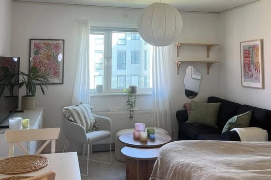 Möblerad studentetta nära universitetet
