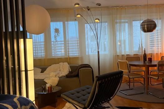 Möblerad 1:a med uteplats i Högsbohöjd