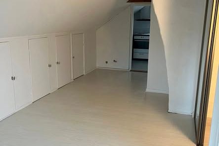 Charmig vindslägenhet i Lundby