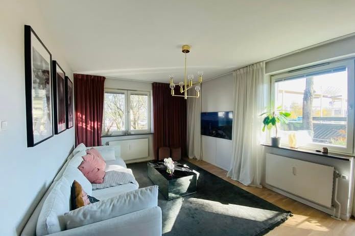 Ljus 2:a nära city & vatten i Kville