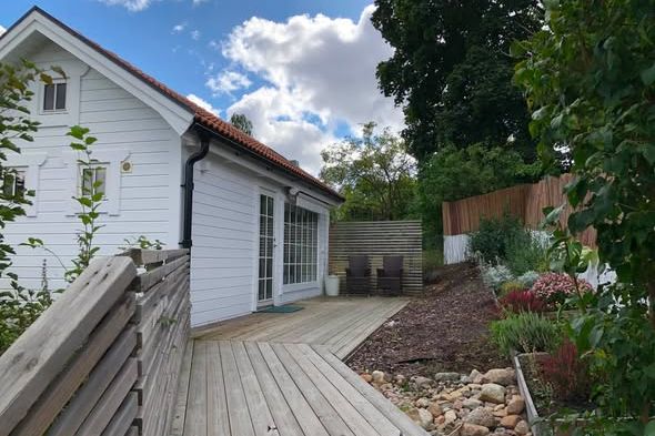 Möblerat Attefallshus i Enebyberg