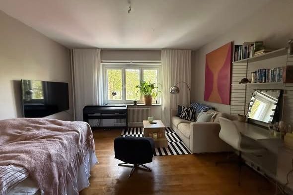 Möblerad 1:a i Sandarna nära Mariaplan