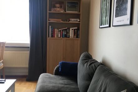 Mysig 1:a med balkong i Högdalen