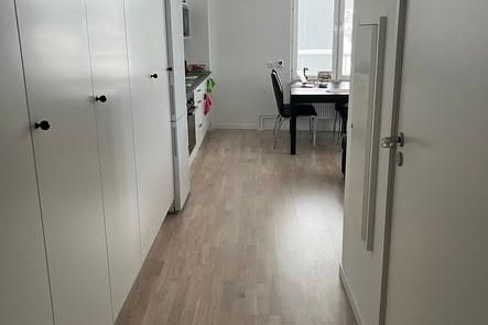 2:a i Spånga med balkong & nära tåg